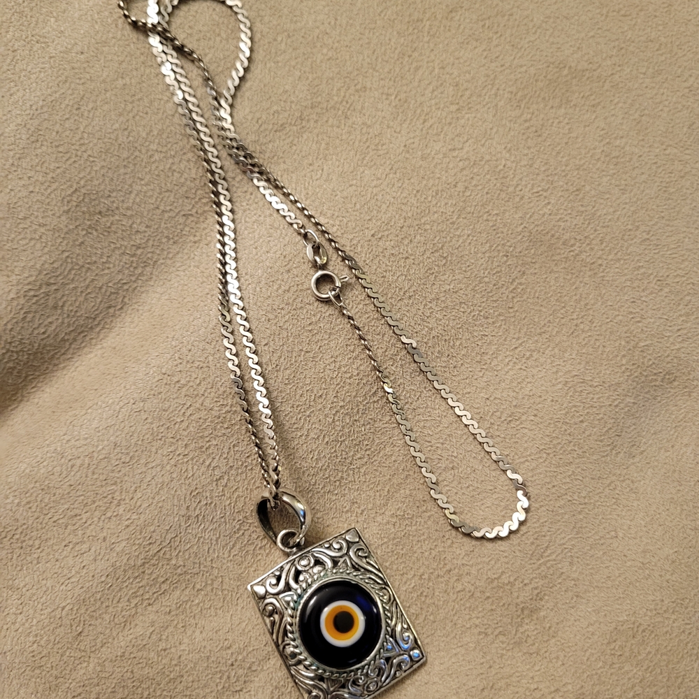 .925 Silver "Eye" Pendant and Chain Necklace